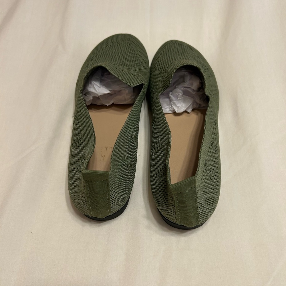 Olive Knit Slip-On Loafers Size 42 Fit like 9 1/2 - Picture 3 of 5